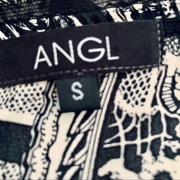 ANGL Black & Cream Abstract Pribt Surplice Short Romper Size Small - Picture 14 of 15